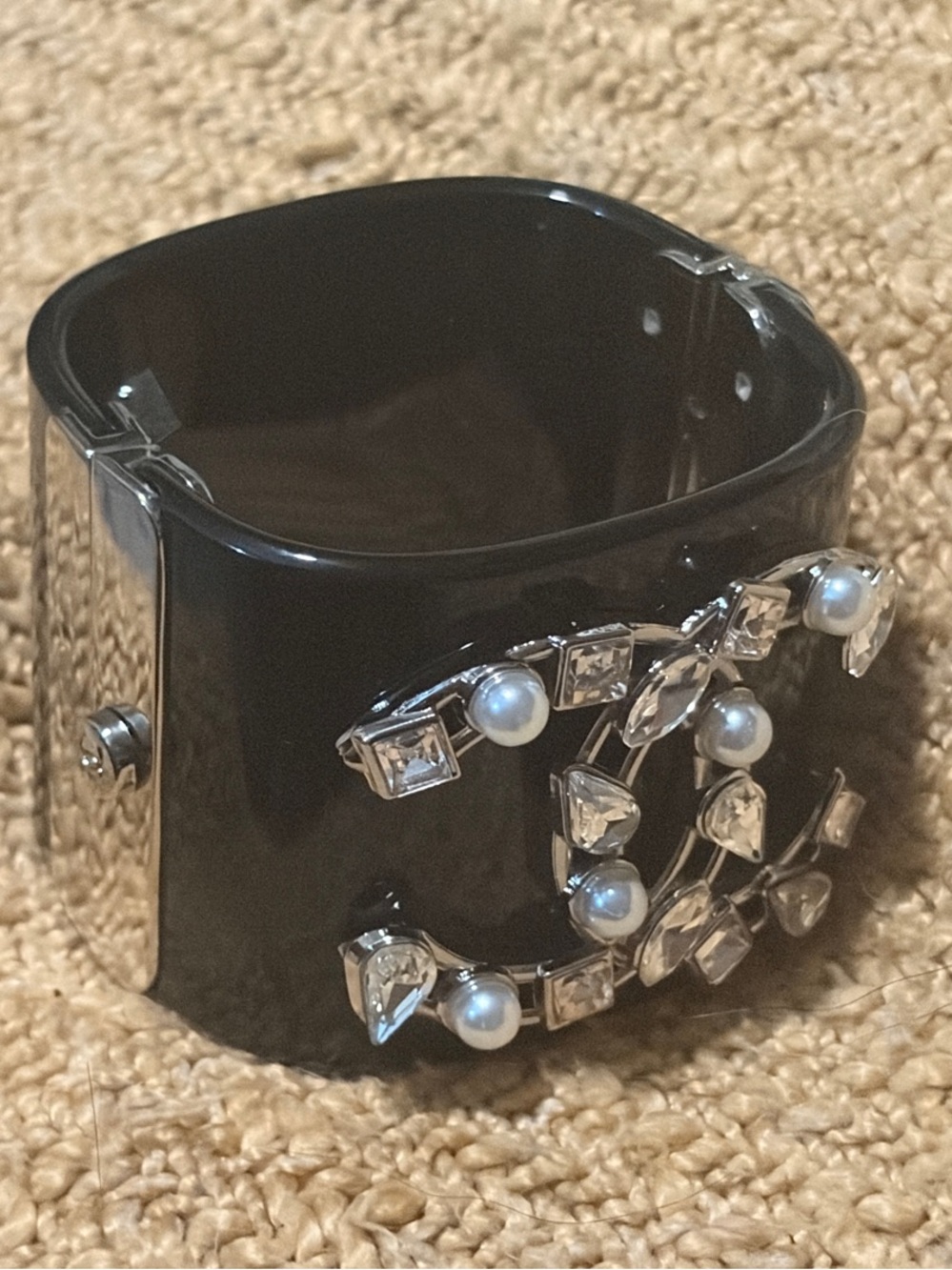 🪩🖤🔗  CC Cuff   🔗🖤🪩 - Picture 10 of 15